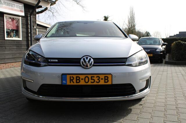 Volkswagen GOLF E-GOLF 136PK 36KWh - Navi Carplay camera