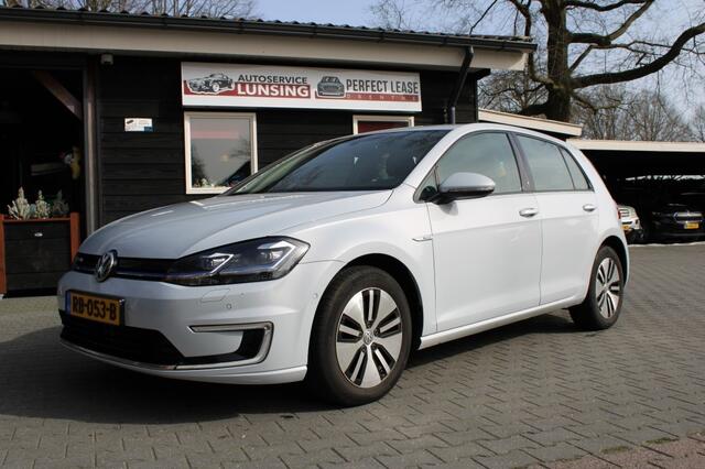Volkswagen GOLF E-GOLF 136PK 36KWh - Navi Carplay camera