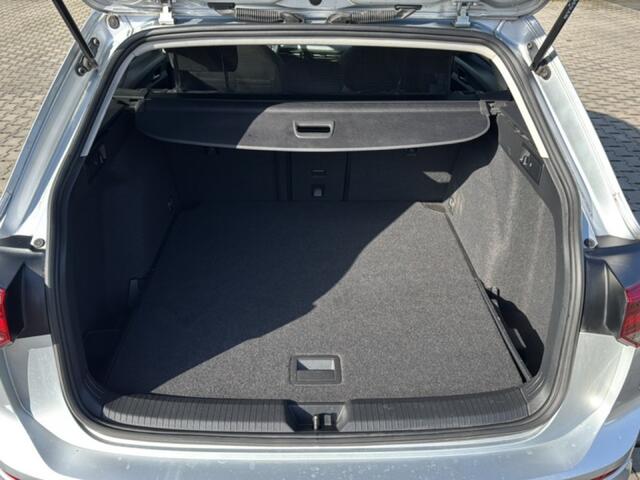 Volkswagen GOLF 2.0 TDI LIFE BUSINESS TREKHAAK/PDC/ACC/STOEL+STUURVERW/NAVI/CARPLAY