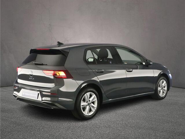 Volkswagen GOLF Life Edition 1.5 eTSI 115pk DSG Automaat Adaptive cruise control, Parkeersensoren, Stuurwiel verwarmd, LED koplampen, Airco, DAB, Stoelverwarming, App connect