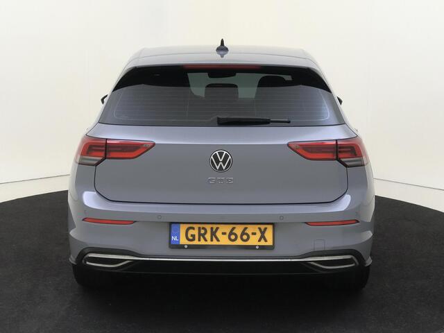 Volkswagen GOLF 1.4 eHybrid GTE | Parkeerassistent | Keyless | Dodehoek detectie | Stoel- en stuurwielverwarming | Navigatie | Adaptieve cruise control | Achteruitrijcamera |
