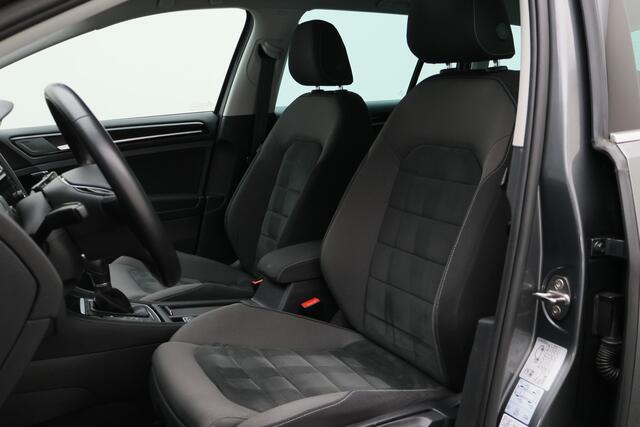 Volkswagen GOLF Variant 1.5 TSI DSG Highline Virtual Cockpit, ACC, Climate, Apple Carplay, Rijstrooksensor, Trekhaak, 17''