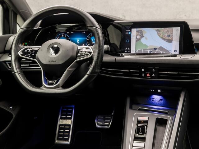 Volkswagen GOLF 1.4 eHybrid GTE 245Pk Automaat (SCHUIFDAK, APPLE CARPLAY, GROOT NAVI, CAMERA, STUUR/STOELVERWARMING, ZWART HEMEL, SFEERVERLICHTING, KEYLESS, GETINT GLAS, NIEUWSTAAT)