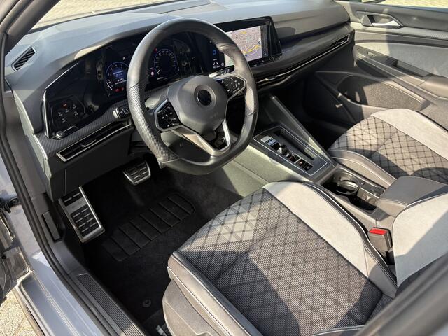 Volkswagen GOLF Variant 1.5 eTSI / 150 pk R-Line Business+ Automaat | 19" Lichtmetalen velgen | Navigatie | Stoelverwarming |