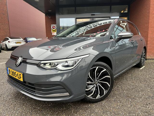 Volkswagen GOLF 1.5 eTSI Style // ADAPTIVE CRUISE // TREKHAAK // CAMERA // CLIMA // NAVI // ERGO ACTIVE STOEL // MEMORY SEAT //