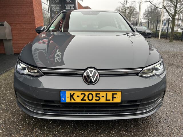 Volkswagen GOLF 1.5 eTSI Style // ADAPTIVE CRUISE // TREKHAAK // CAMERA // CLIMA // NAVI // ERGO ACTIVE STOEL // MEMORY SEAT //