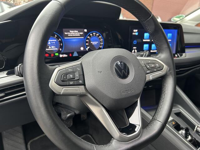 Volkswagen GOLF 1.5 eTSI Style // ADAPTIVE CRUISE // TREKHAAK // CAMERA // CLIMA // NAVI // ERGO ACTIVE STOEL // MEMORY SEAT //