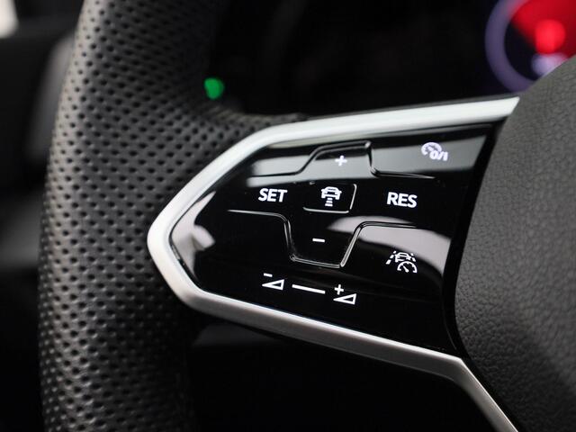 Volkswagen GOLF 1.4TSIeHybrid 180kW/245PK GTE · Panoramadak · Camera + Parkeersensoren · Trekhaak