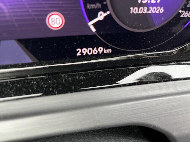 Volkswagen GOLF 1.5 eTSI Style / AUTOMAAT/ PARK. SENSOREN + CAMERA/ CRUISE/ NAVI/ APP-CONNECT/ CLIMA/ STOELVERWARMING