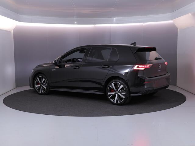 Volkswagen GOLF 1.5 eHybrid GTE 272 pk Automaat (DSG) | Sportpakket | Panoramadak | Lederen bekleding | Elektr. trekhaak | Parkeersensoren | Blackstyle | Stoelverwarming |