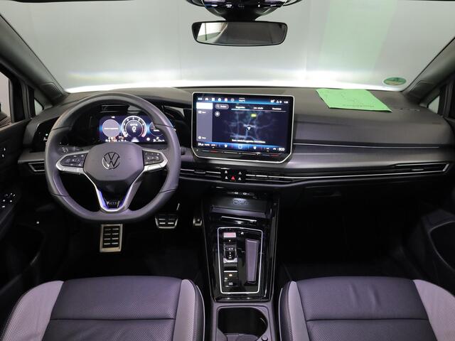 Volkswagen GOLF 1.5 eHybrid GTE 272 pk Automaat (DSG) | Sportpakket | Panoramadak | Lederen bekleding | Elektr. trekhaak | Parkeersensoren | Blackstyle | Stoelverwarming |