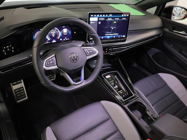 Volkswagen GOLF 1.5 eHybrid GTE 272 pk Automaat (DSG) | Sportpakket | Panoramadak | Lederen bekleding | Elektr. trekhaak | Parkeersensoren | Blackstyle | Stoelverwarming |