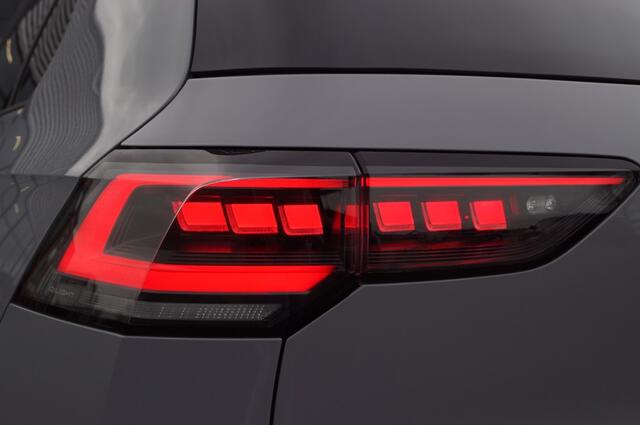 Volkswagen GOLF GTI DSG 265pk Facelift / Panodak / Black/ 19 Inch/ IQ LED Matrix/ Harman Kardon/ Camera