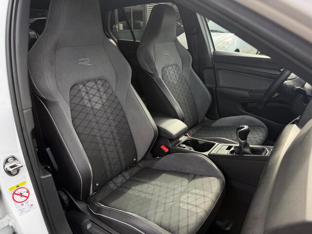 Volkswagen GOLF 1.5 TSI R-Line Navi Camera Cruise