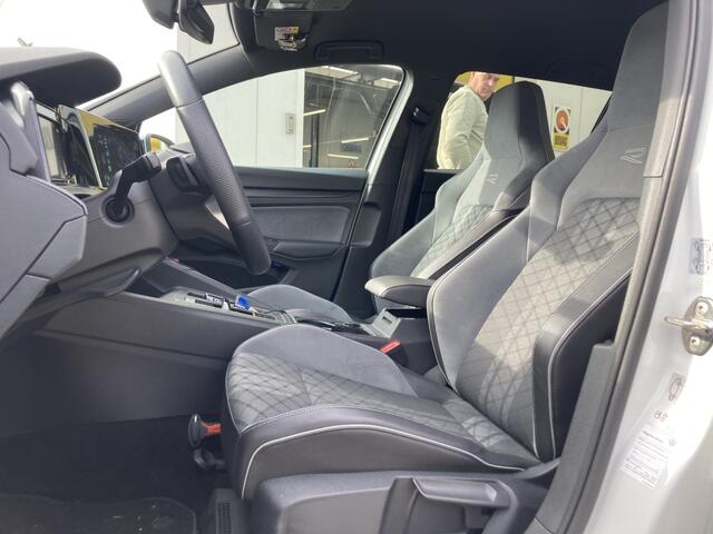 Volkswagen GOLF Variant 1.5 e-TSI 3 X R-Line Automaat Trekhaak