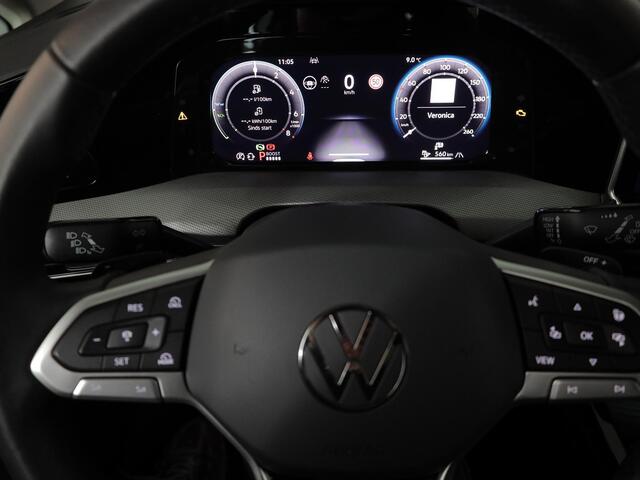 Volkswagen GOLF 1.5 eHybrid Style Edition 204 pk Automaat (DSG) | Verlengde garantie | Navigatie via App | Panoramadak | Parkeersensoren (Park assist) | Achteruitrijcamera | Stoelverwarming |