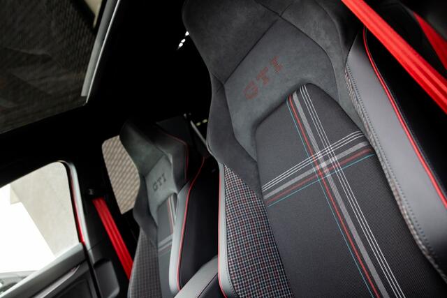 Volkswagen GOLF VIII Lim. 2.0 TSI 239 kW GTI Edition 50