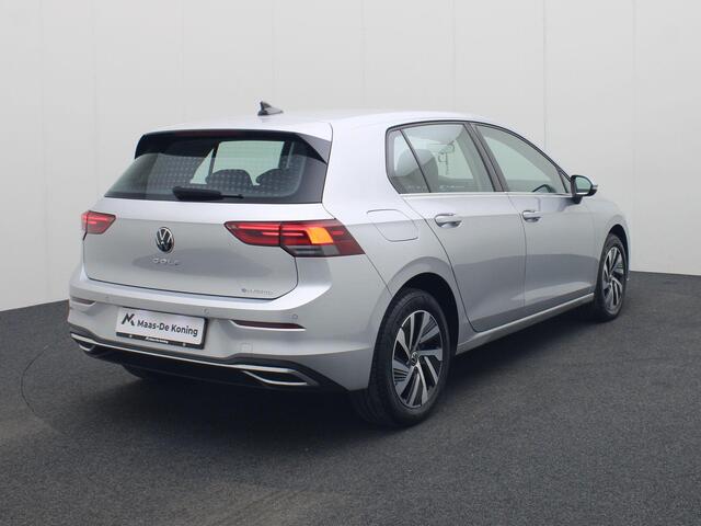 Volkswagen GOLF 1.4eHybrid 110kW/204PK Style DSG · Apple/Android Car Play · Stoel- & Stuurverwarming · Navigatie