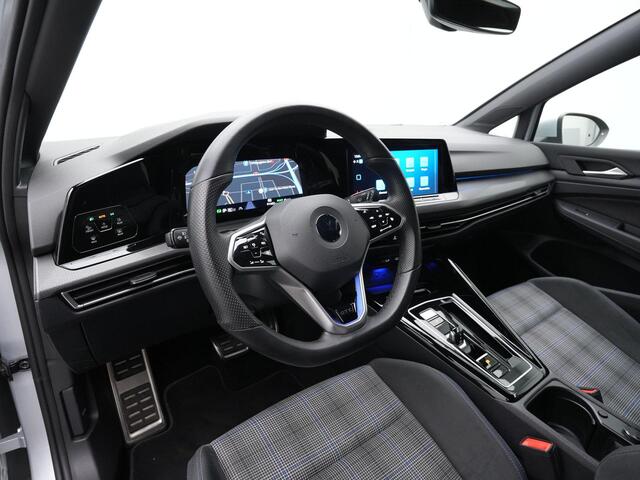 Volkswagen GOLF 1.4 eHybrid 245 pk GTE | Stuur-/stoelverwarming | Adaptive Cruise | Navigatie | Parkeersensoren voor/achter