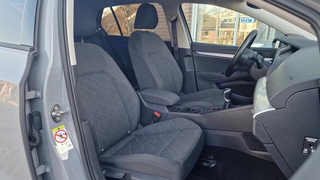 Volkswagen GOLF 1.5 TSI Life, PDC, NL Auto!