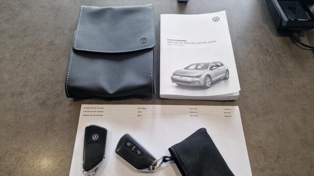 Volkswagen GOLF 1.5 TSI Life, PDC, NL Auto!