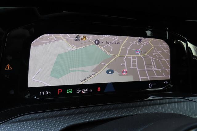 Volkswagen GOLF 1.5 eTSI R-Line