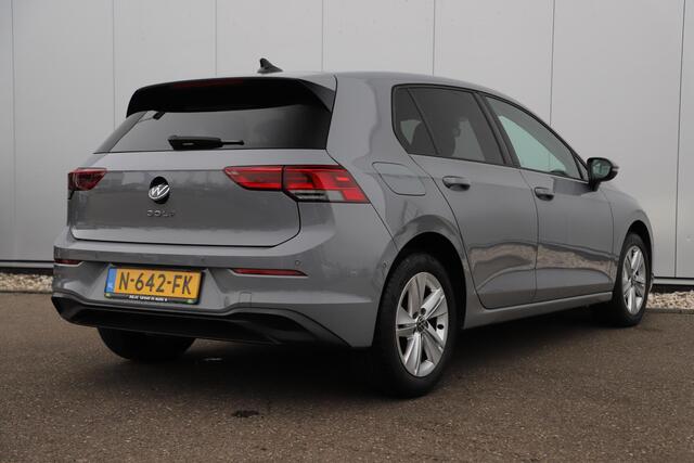 Volkswagen GOLF 1.0 TSI Life 110PK Navigatie Achteruitrijcamera Carplay Android Adaptive Cruise Sfeerverlichting