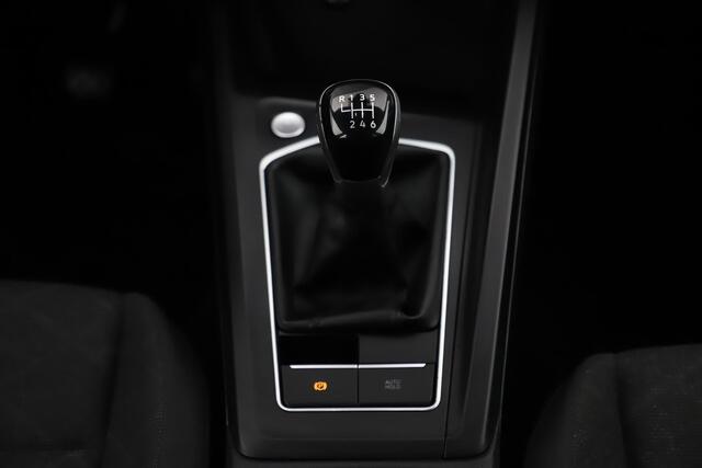 Volkswagen GOLF 1.0 TSI Life 110PK Navigatie Achteruitrijcamera Carplay Android Adaptive Cruise Sfeerverlichting