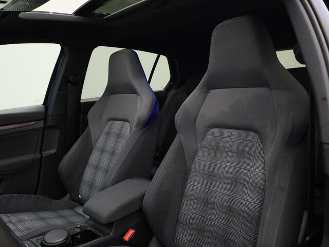 Volkswagen GOLF 1.4eHybrid 180kW/245PK GTE Black Style · Panoramadak · Trekhaak · Camera + Parkeersensoren · Garantie t/m 31-03-2027 of 100000km