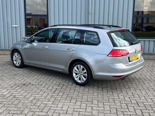 Volkswagen GOLF Variant 1.0 TSI Comfortline - Navigatie - DAB Radio - Parkeerhulp voor + achter