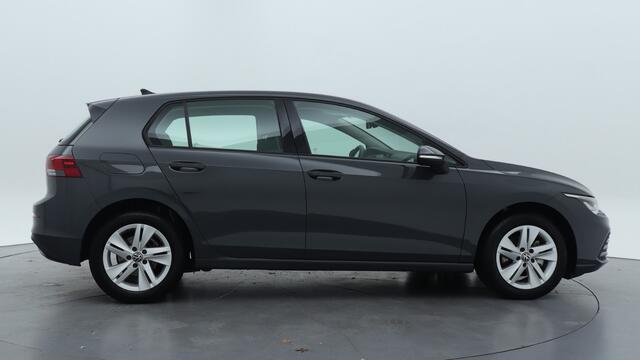 Volkswagen GOLF 1.0 eTSI 110pk DSG Life Navigatie Stoel verwarming
