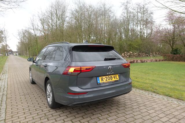 Volkswagen GOLF Variant 1.0 TSI Life Business | Camera | MAVI | CarPlay | Stoelverw. | Stuurwielverw. |