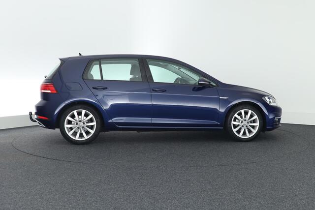 Volkswagen GOLF 1.5 TSI 130pk Highline Trekhaak Virtual Cockpit Navigatie