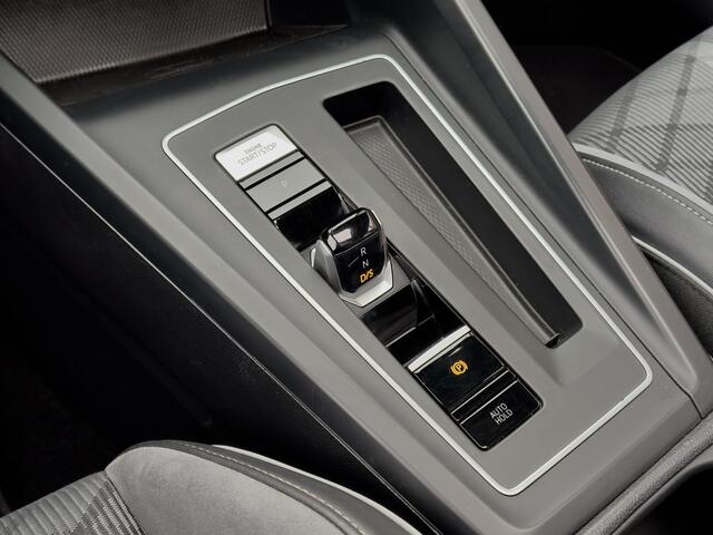 Volkswagen GOLF 1.5 eTSI AUT7 3X R-LINE PANODAK LEDER NAVI DIGI-DASH APPLE-CARPLAY LED LMV PDC