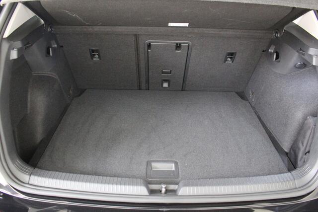 Volkswagen GOLF 1.5 TSI Life Business Navigatie | Camera | El. verstelbare bestuurdersstoel | Stuurverwarming