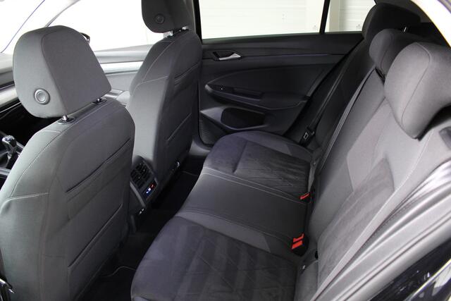 Volkswagen GOLF 1.5 TSI Life Business Navigatie | Camera | El. verstelbare bestuurdersstoel | Stuurverwarming