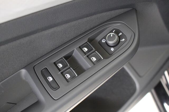 Volkswagen GOLF 1.5 TSI Life Business Navigatie | Camera | El. verstelbare bestuurdersstoel | Stuurverwarming