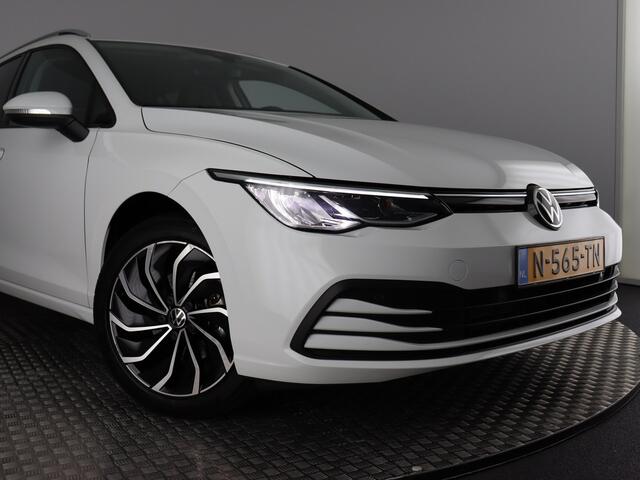 Volkswagen GOLF Variant 1.0 eTSI Life (NL-Auto / Trekhaak / Massage / ACC / Carplay / 17'')