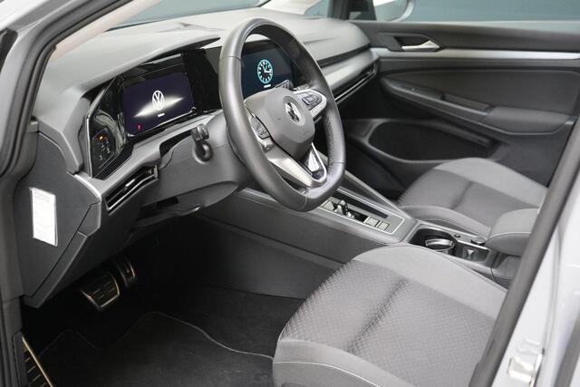 Volkswagen GOLF 1.0 eTSI 110pk Life Business | Schuifdak | Navigatie | Sfeerverlichting | Adaptive Cruise | Apple Carplay