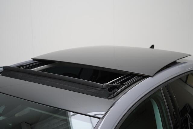 Volkswagen GOLF 1.0 eTSI 110pk Life Business | Schuifdak | Navigatie | Sfeerverlichting | Adaptive Cruise | Apple Carplay