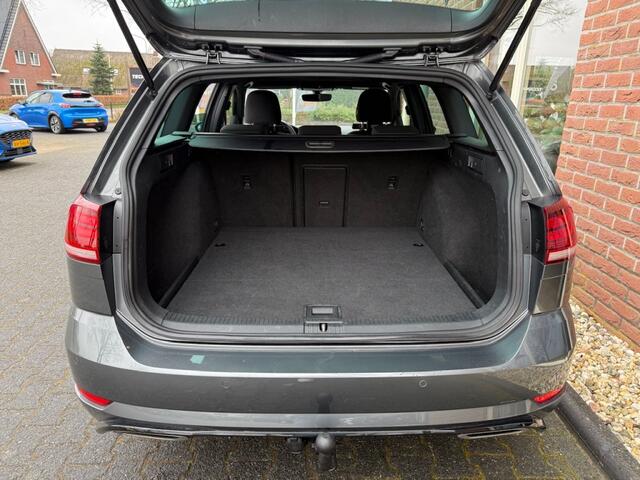Volkswagen GOLF Variant 1.5 TSI 150 PK HL Bns R-line TREKHAAK / CARPLAY / ANDROID / DAB+