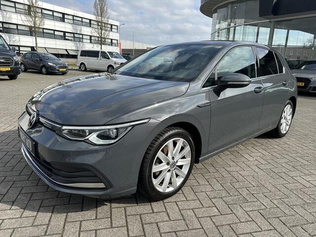Volkswagen GOLF VIII Lim. 1.5 Tsi Act Highline Massage Matrix Carplay Trekhaak