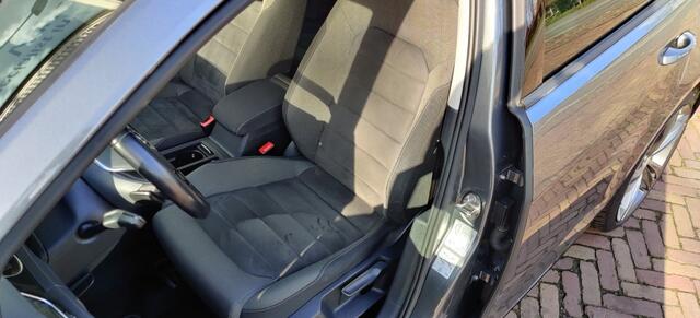 Volkswagen GOLF 1.5 TSI Highline Business R Line