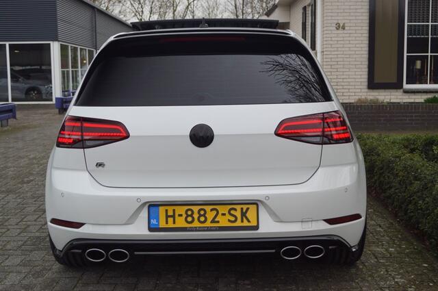 Volkswagen GOLF R 2.0 TSI 4-motion (400pk) Pano/Porsche remmen/Motec/DCC/Leer/Dynaudio