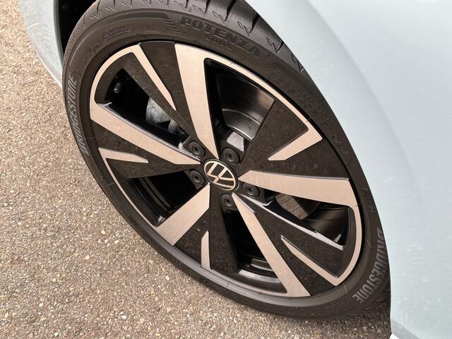 Volkswagen GOLF 1.5 eTSI 150pk DSG Style | Head Up | Harman/Kardon | 360 Camera | Led IQ light | Dode hoek | 18 inch | Rijklaar incl. garantie