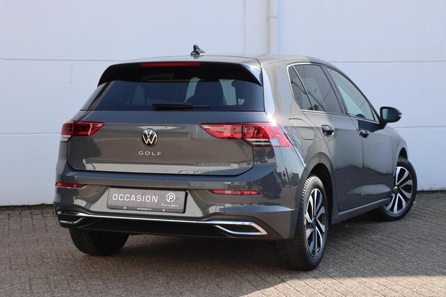 Volkswagen GOLF 1.0 TSI Life Business | Carplay | Sensoren | Stoelverwarming