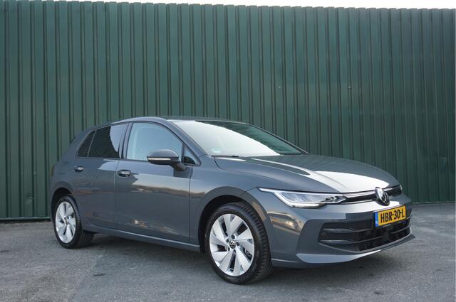 Volkswagen GOLF 1.5 eHybrid Life Edition + Plug-in / 140km/ Keyless/ Camera/ Groot scherm/ 17inch/ Schitterend!
