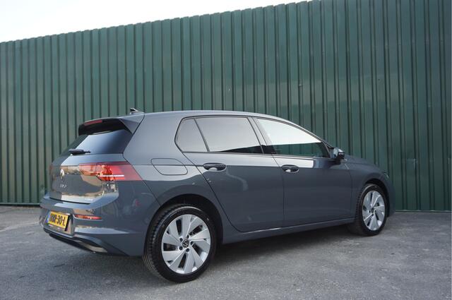 Volkswagen GOLF 1.5 eHybrid Life Edition + Plug-in / 140km/ Keyless/ Camera/ Groot scherm/ 17inch/ Schitterend!