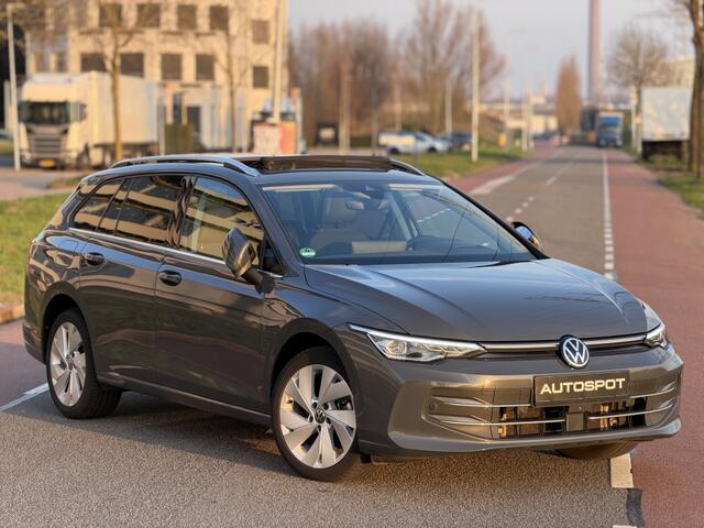 Volkswagen GOLF Variant 1.5 eTSI Style 150Pk Pano 360 Camera Trekhaak