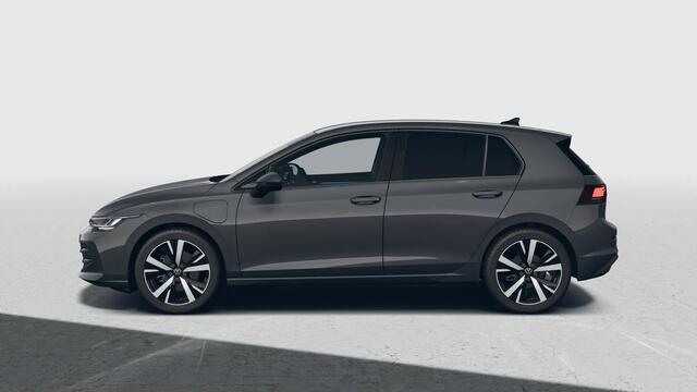 Volkswagen GOLF 1.5 eHybrid 204 6DSG eHybrid Life Edition | 'App-Connect' draadloze smartphone integratie | Achterbank in ongelijke delen neerklapbaar incl. middenarmsteun en doorlaadmogelijkheid | Achteruitrijcamera (Rear View)